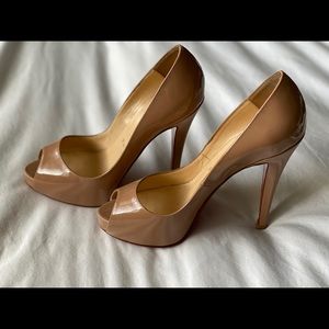 Christian Louboutin 35.5 Very Prive nude pumps